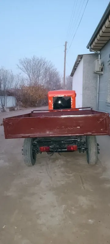 Traktor Chimgan 260 2