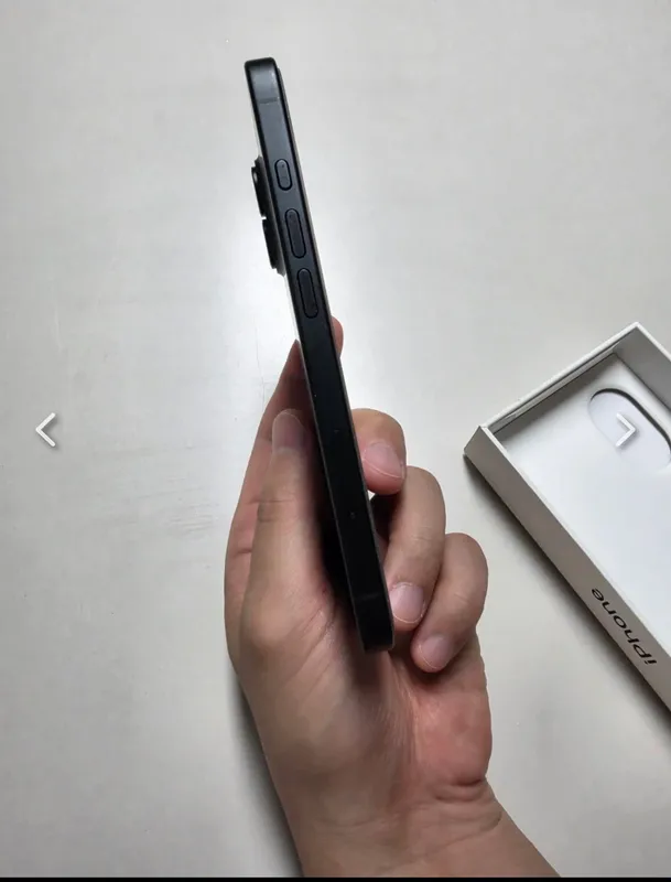 iPhone 16 3