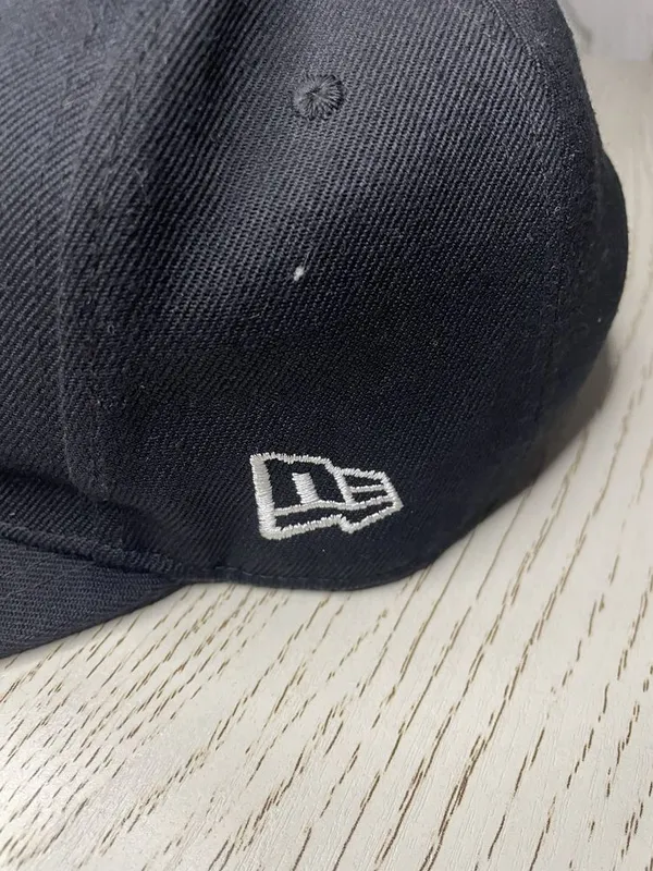 Кепка NEW ERA в чёрном цвете — фото 1 Кепка NEW ERA в чёрном цвете — фото 1