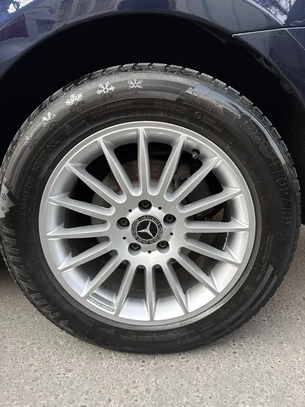 Mersedes Viano Diska sotiladi R 17