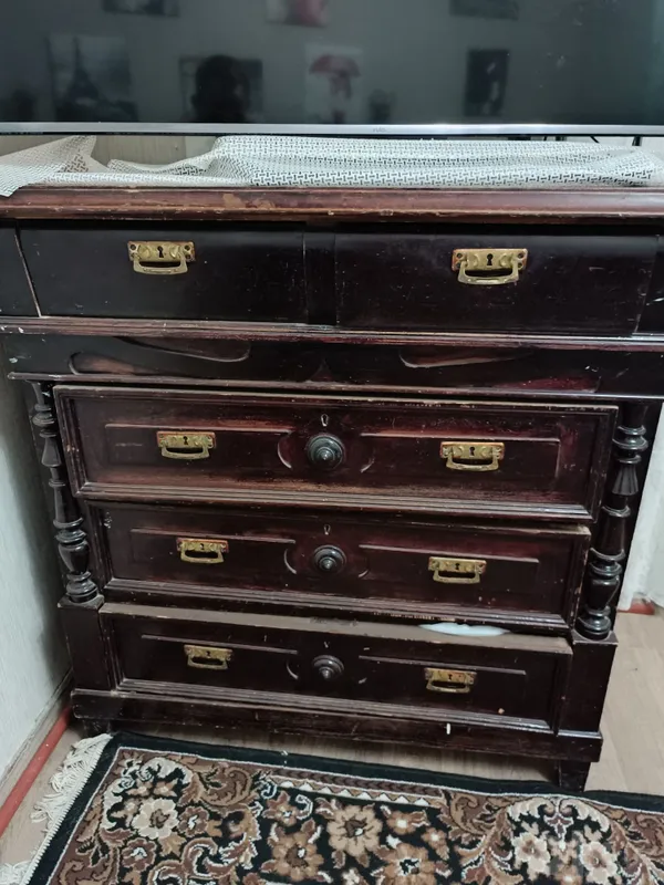 Yaxshi holatdagi retro komod. 1 Yaxshi holatdagi retro komod. 1