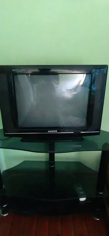 Televizor , podstavka, tuner va simlari