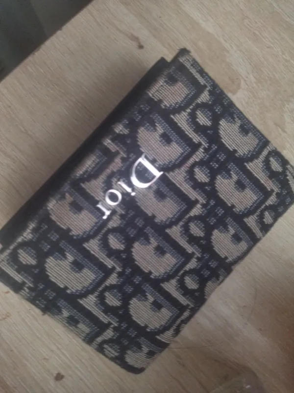 кашелёк Dior оригинал покупала в Дубае. 1 кашелёк Dior оригинал покупала в Дубае. 1