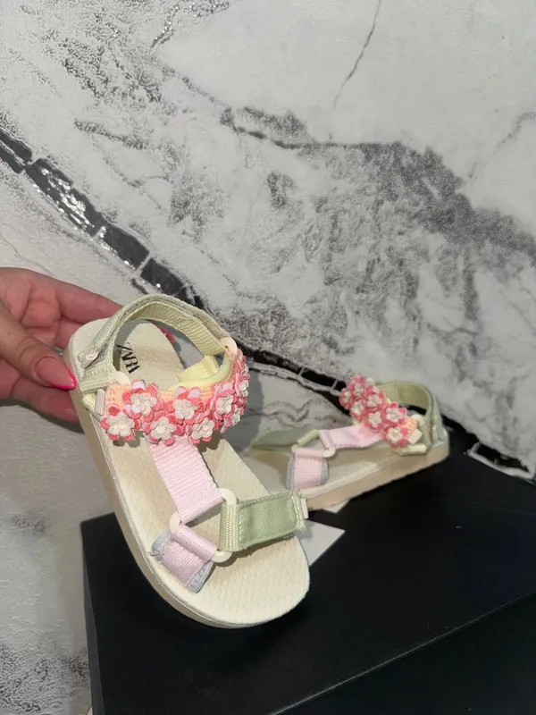 Qiz bola uchun Zara sandallar 1