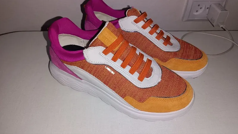 Geox krossovkalari AQSh 1
