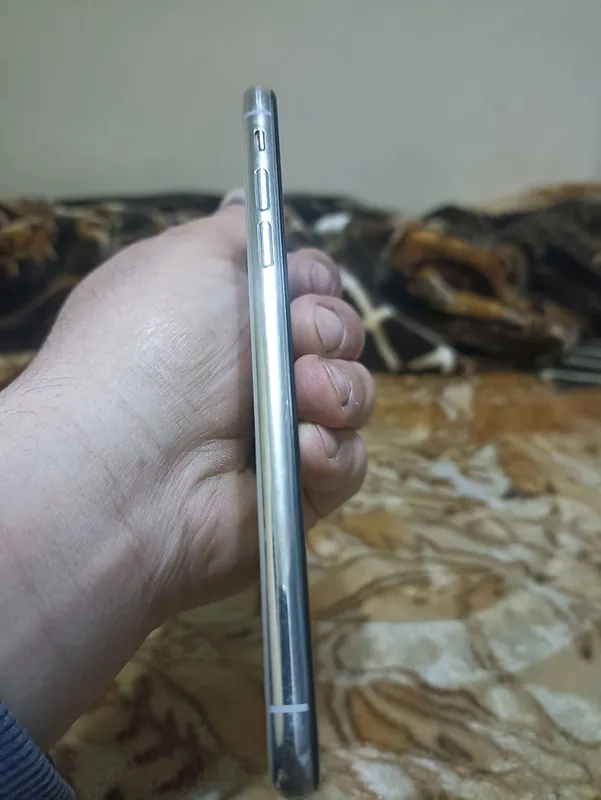 iPhone xs 64 xotira 78 yonks qogan joy ishledi 4