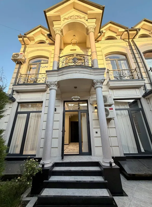 Центр Луначарский продается евро Дом