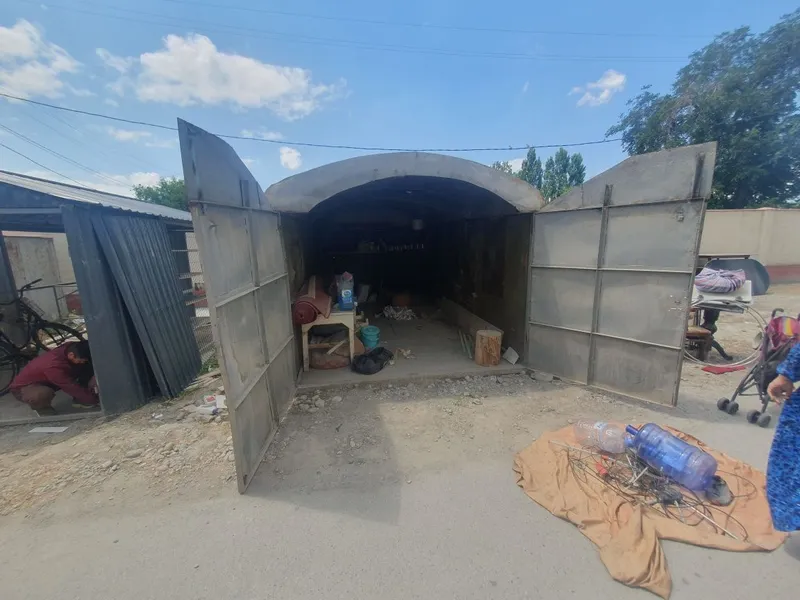 Гараж вагончик без колеса — фото 3