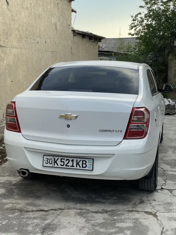 Chevrolet Cobalt — фото 1