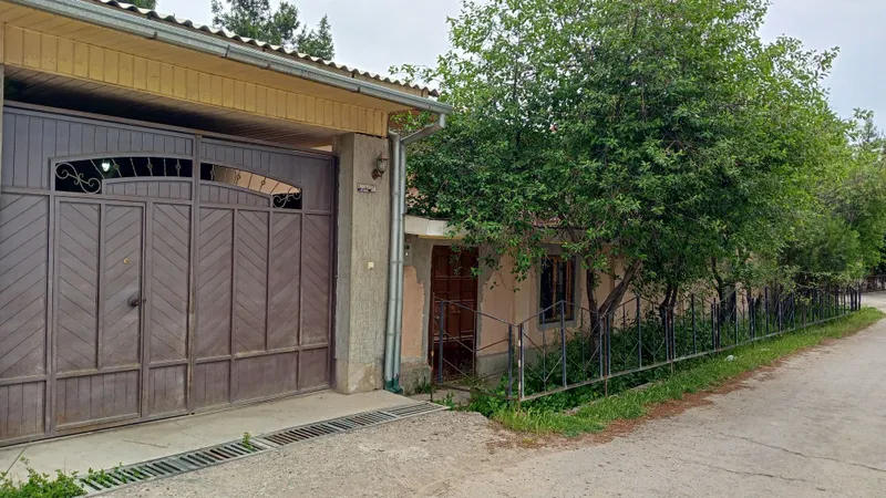 Tabiat bag‘ridagi tinch va shinam uy sotiladi