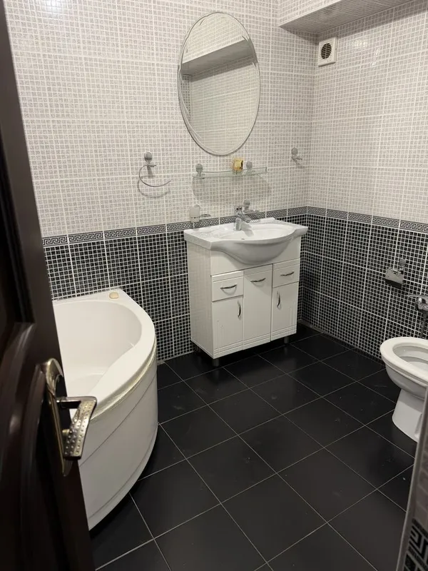 Срочно продам свой офис 4/1/4 на Ц4, улица А.Кадыри, ор кафе Централ — фото 6