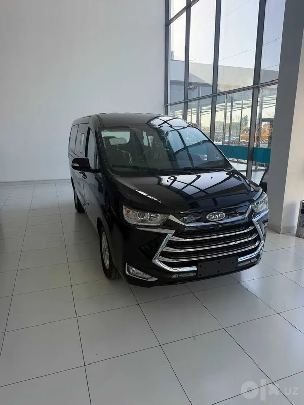 JAC M4 — новый, просторный и комфортный минивэн | Официальный дилер 1 JAC M4 — новый, просторный и комфортный минивэн | Официальный дилер 1