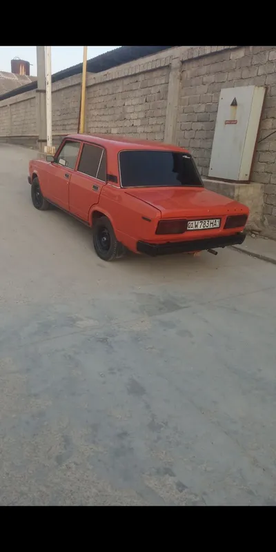 Jiguli 2105 sotiladi srochna