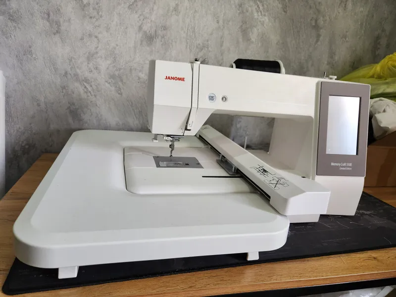 Janome Memory Craft 550 E / Limited edition 1