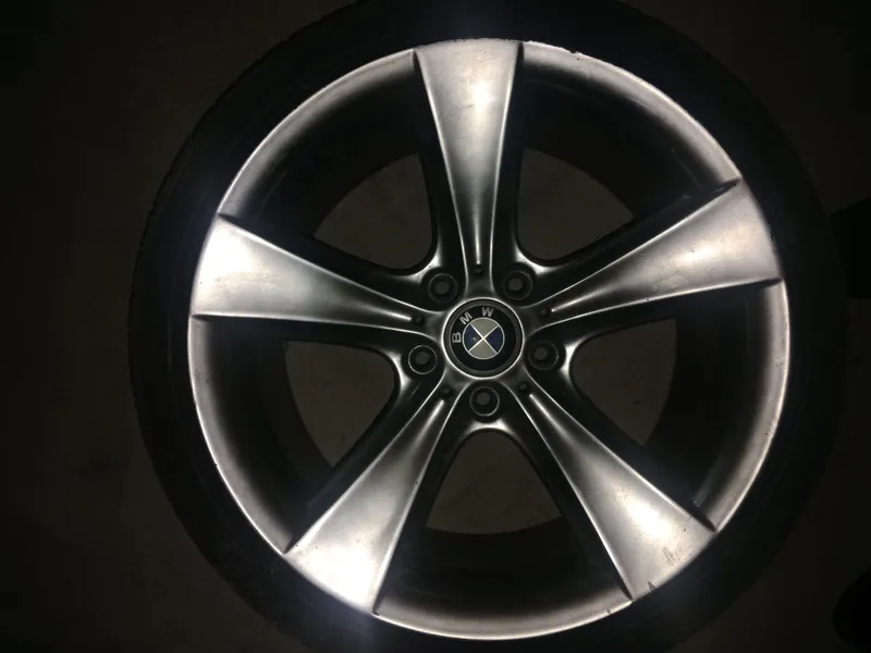 Продаются диски BMW 18 и шины Продаются диски BMW 18 и шины