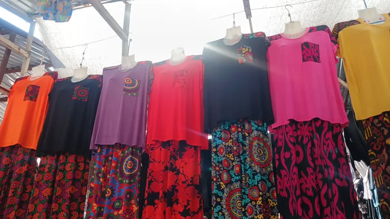 Двойки продаются, доставка по городу есть, платная 2
