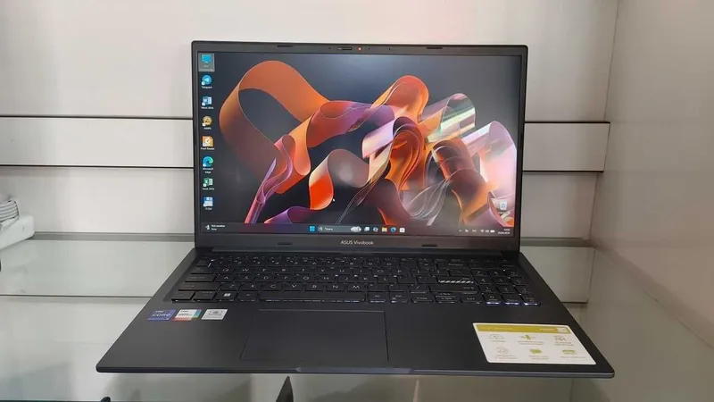 Asus VivoBook 15 F1502V i9-13900H 16/1000gb (Yangidek)