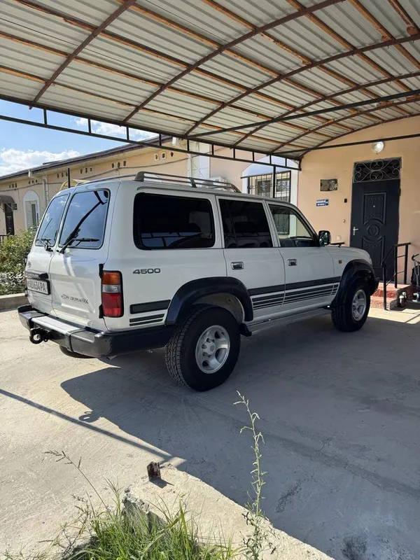 Toyota Land Cruiser 80 1997 benzin 2