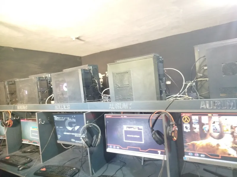 Game club 12ta kompyuter срочно..