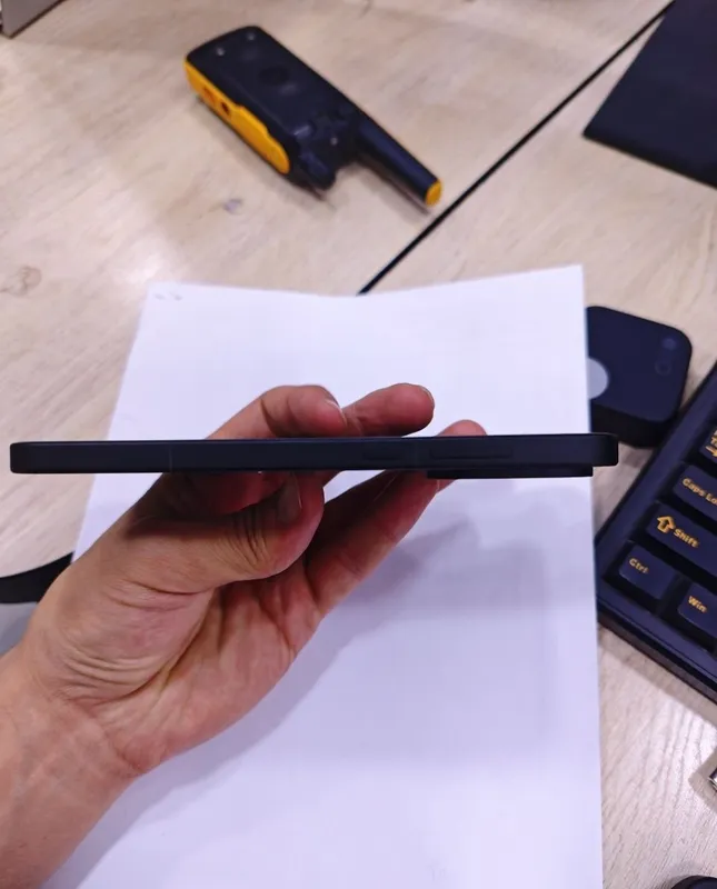 OnePlus 15, ОЗУ 12 ГБ, память 256 ГБ 4 OnePlus 15, ОЗУ 12 ГБ, память 256 ГБ 4