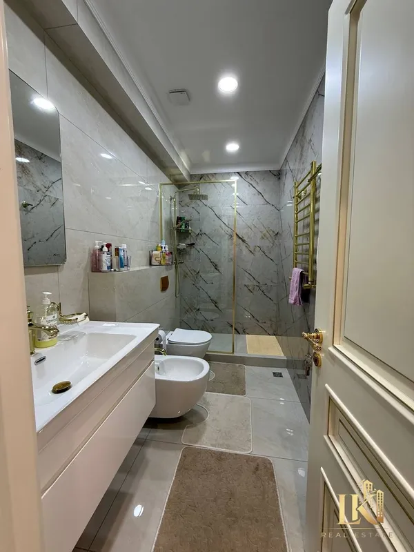 Продаётся 4-комнатная квартира, 171 м², 2/9 (Юнусабадский район, Алайский базар) 8