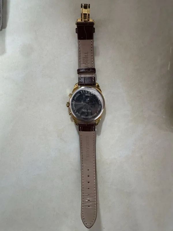 Tissot qo'l soat halati yangidek orginal 3 Tissot qo'l soat halati yangidek orginal 3