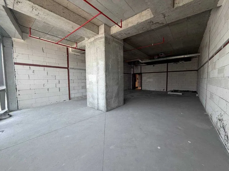 Продаётся нежилое помещения в бизнес центре "Piramit tower" 5