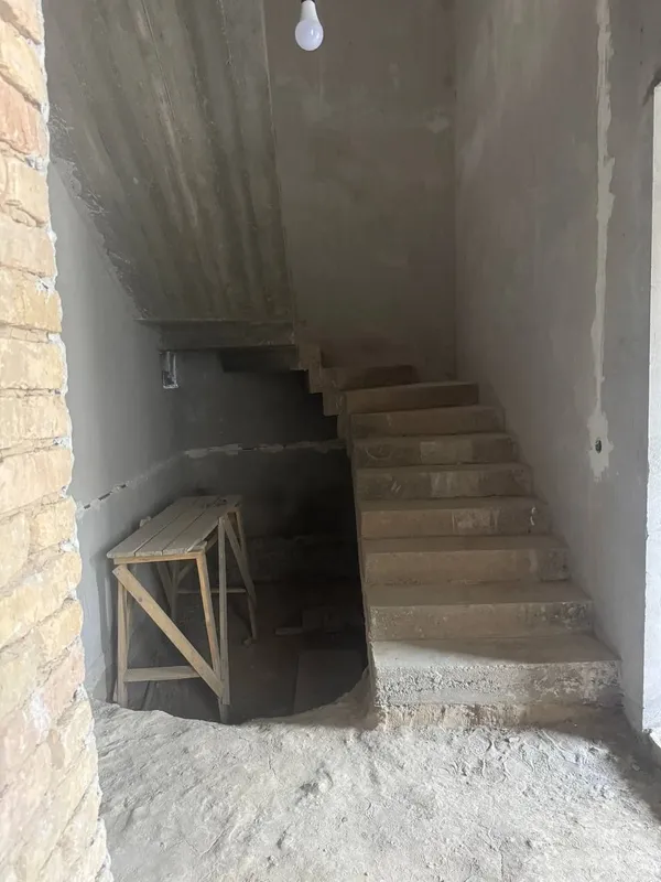 2 etaji hovli sotiladi Nazarbekdan 7
