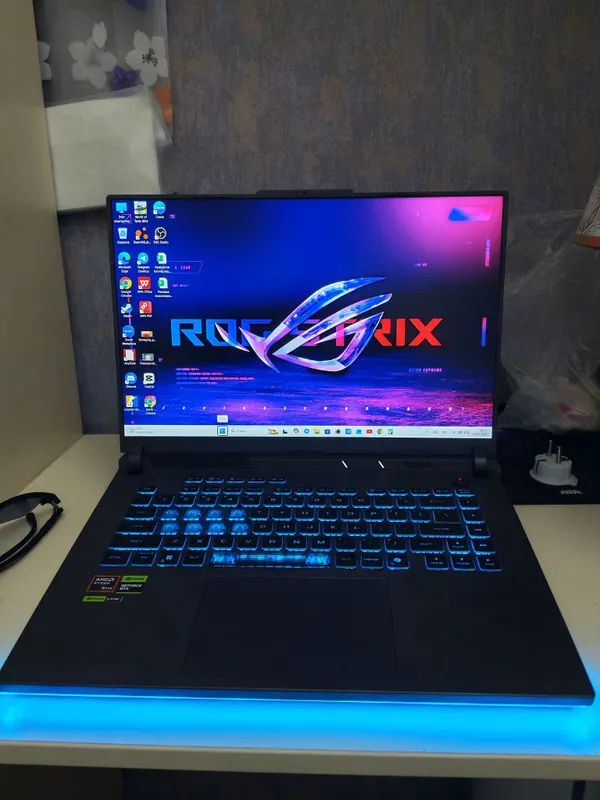 Asus ROG Strix G16 (R9-9955HX/RTX5050 8GB) 1