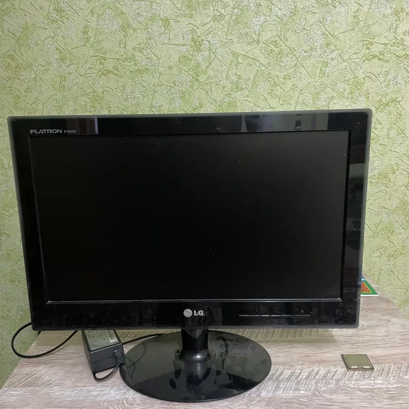 Монитор LG E1940S 1