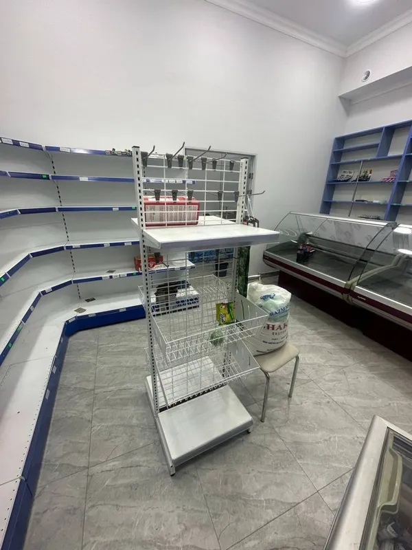 Продам Г-образный комплект торговых стеллажей для магазина 1