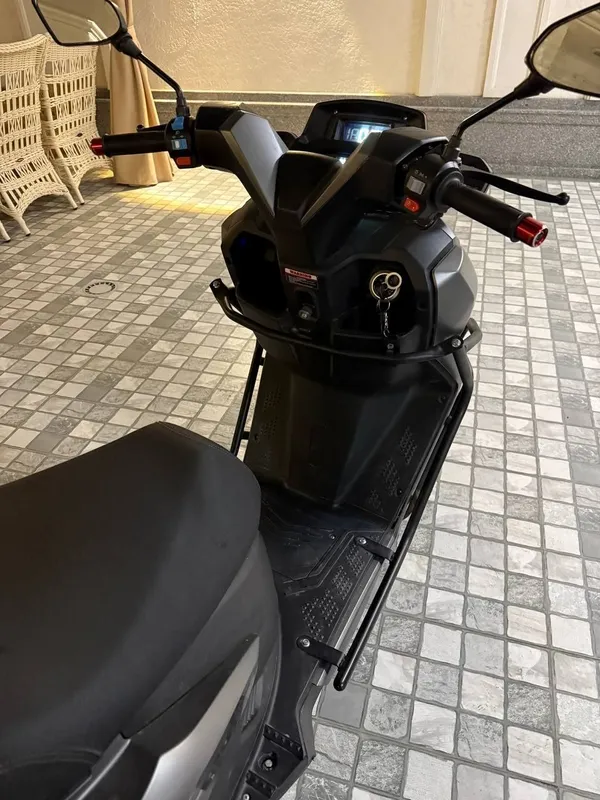 V max. Bir qul haydalgan
