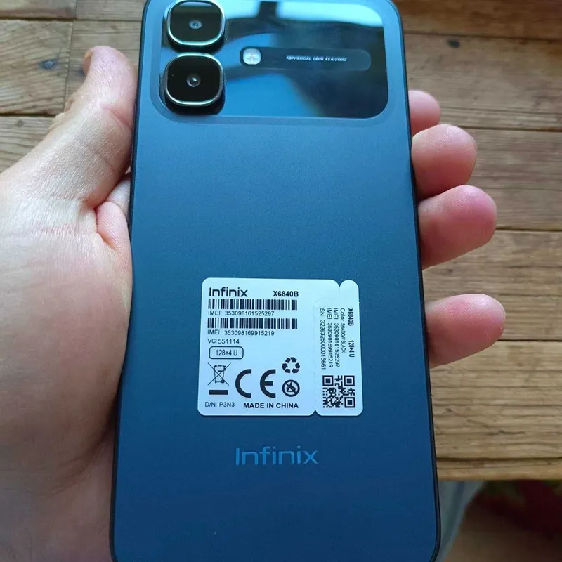 Telefon INFINIX HOT 20 1