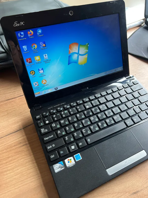 Asus mini noutbuk