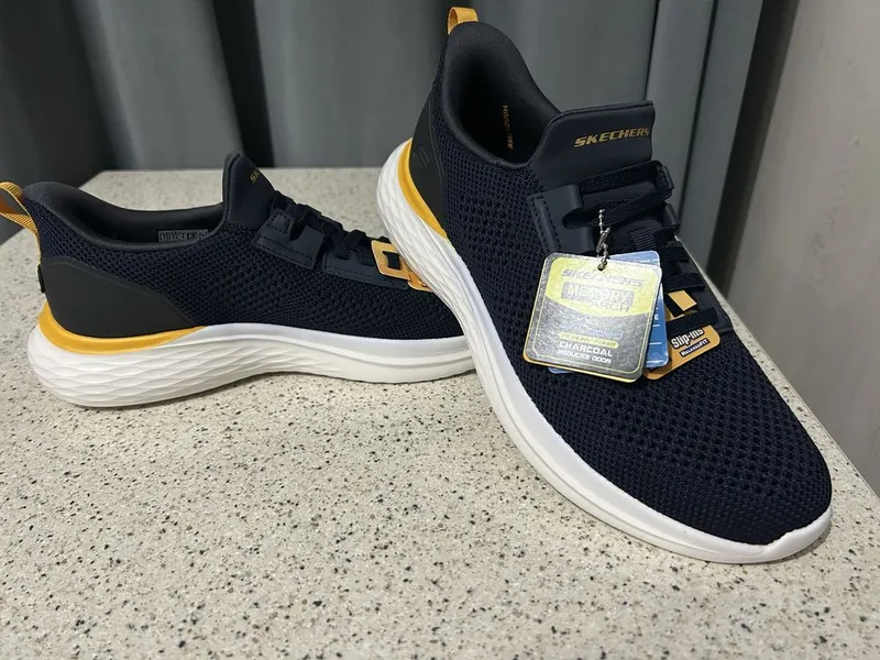 Skechers оригинальные, заказал на pindupduo, мне на 1 размер большие. — фото 1