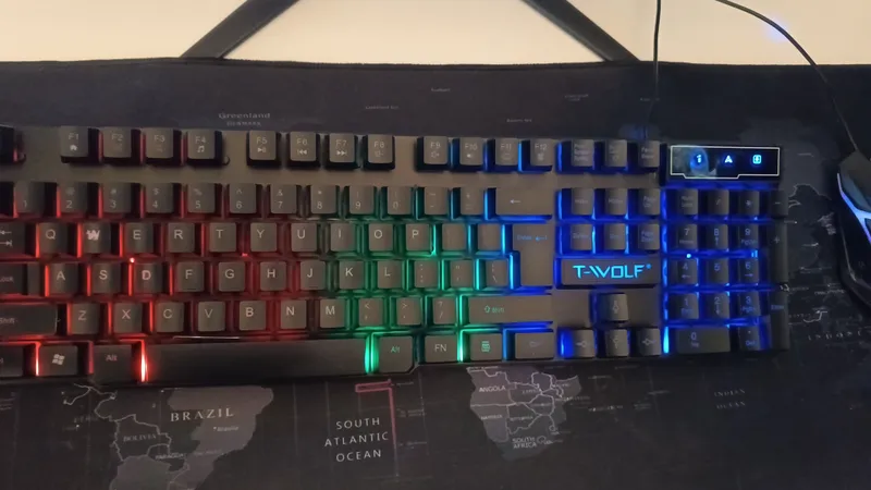 Проводная мембранная клавиатура с RGB-подсветкой 4