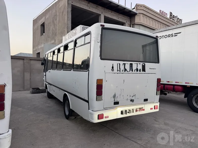 Автобус Isuzu 2014 3 Автобус Isuzu 2014 3