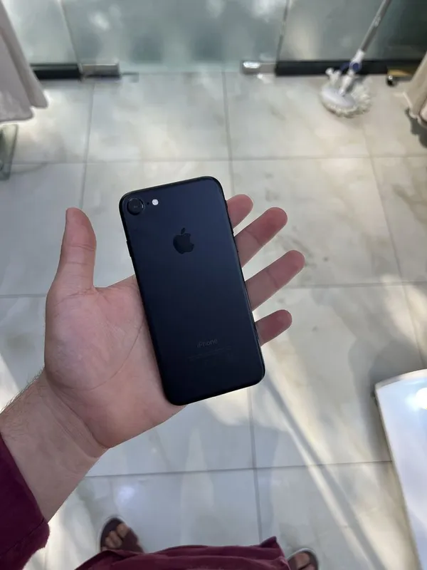 Iphone 7 black..
