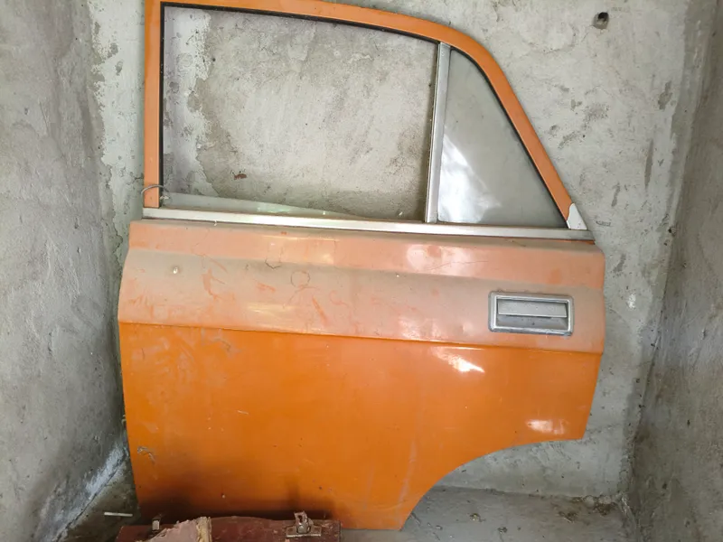 Moskvich eshigini sotaman Moskvich eshigini sotaman