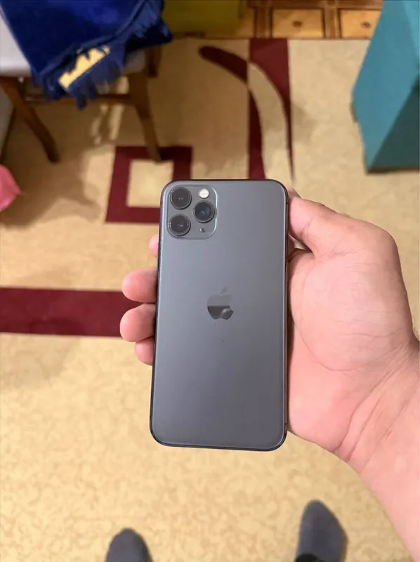 Iphone 11 pro srochni sotiladi 1 Iphone 11 pro srochni sotiladi 1