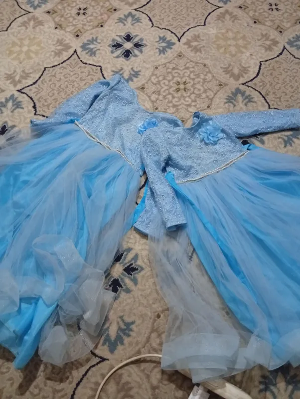 2ta qizaloqlar uchun koʻylak 10yow atrofida 1 2ta qizaloqlar uchun koʻylak 10yow atrofida 1