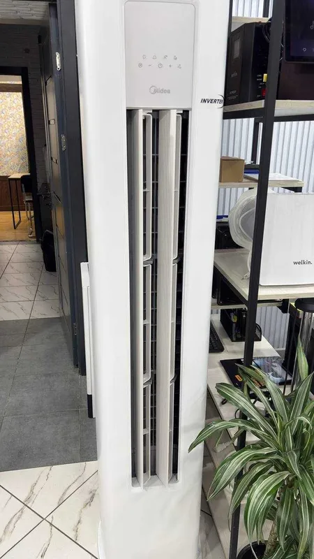 Колонный кондиционер FST 24000 btu inverter Midea — фото 2 Колонный кондиционер FST 24000 btu inverter Midea — фото 2
