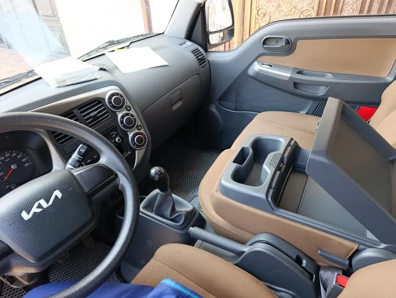 Kia Bongo 3 disel mator 7