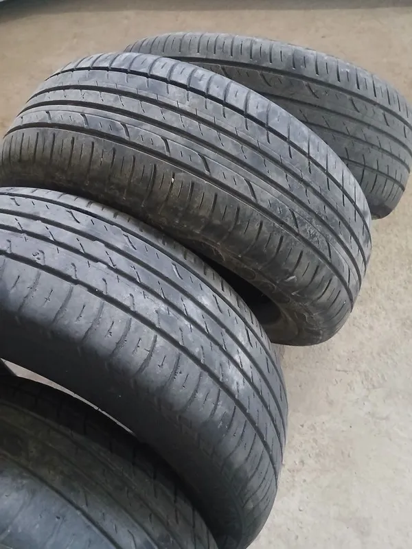Шина 195/60 R15 урта холатда