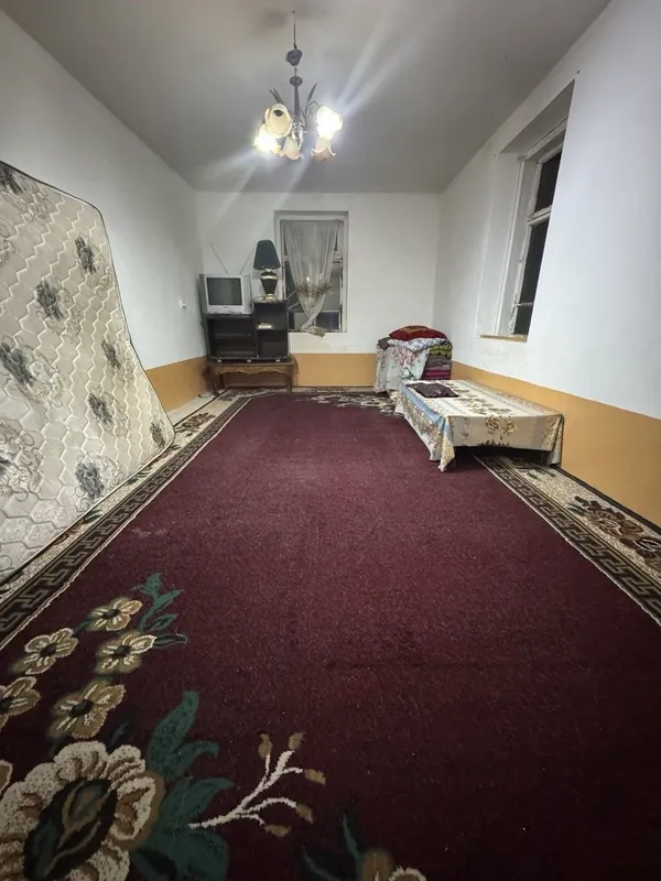 Ijaraga beriladi adress 5 maktab makarenka oldida ko'cha bog' 12 xona 1