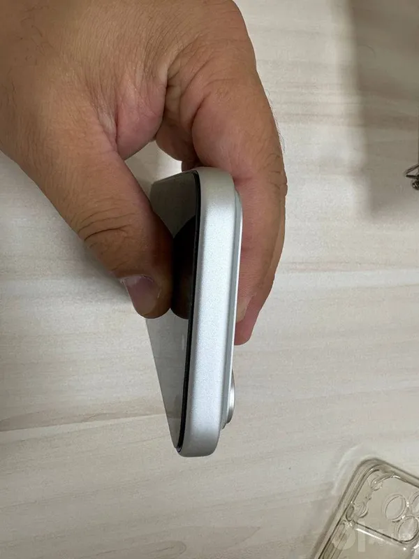 Apple 17 pro. 1 Apple 17 pro. 1