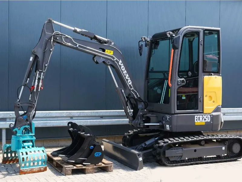 Гусеничные мини экскаватор Volvo ECR 25 D 1 Гусеничные мини экскаватор Volvo ECR 25 D 1