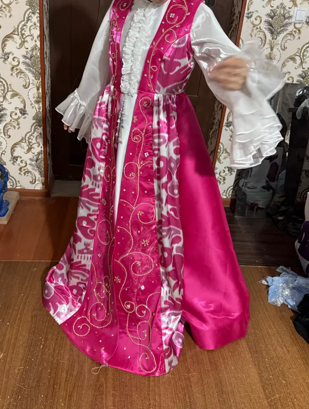 Продаётся адирас, цена 350 тысяч сари с ним 1 Продаётся адирас, цена 350 тысяч сари с ним 1