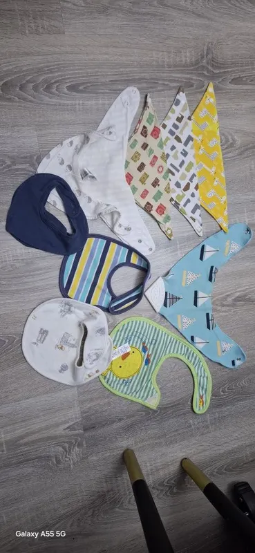 Продам детские слюнчвчики.