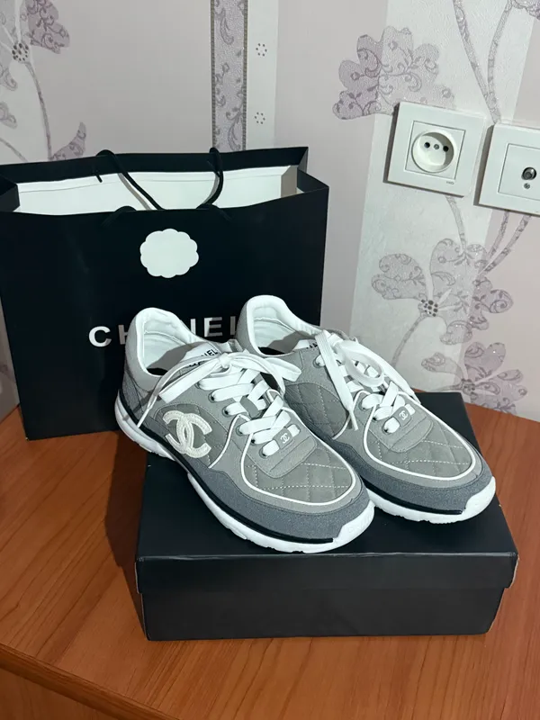 Кроссовка от бренда Chanel — фото 1